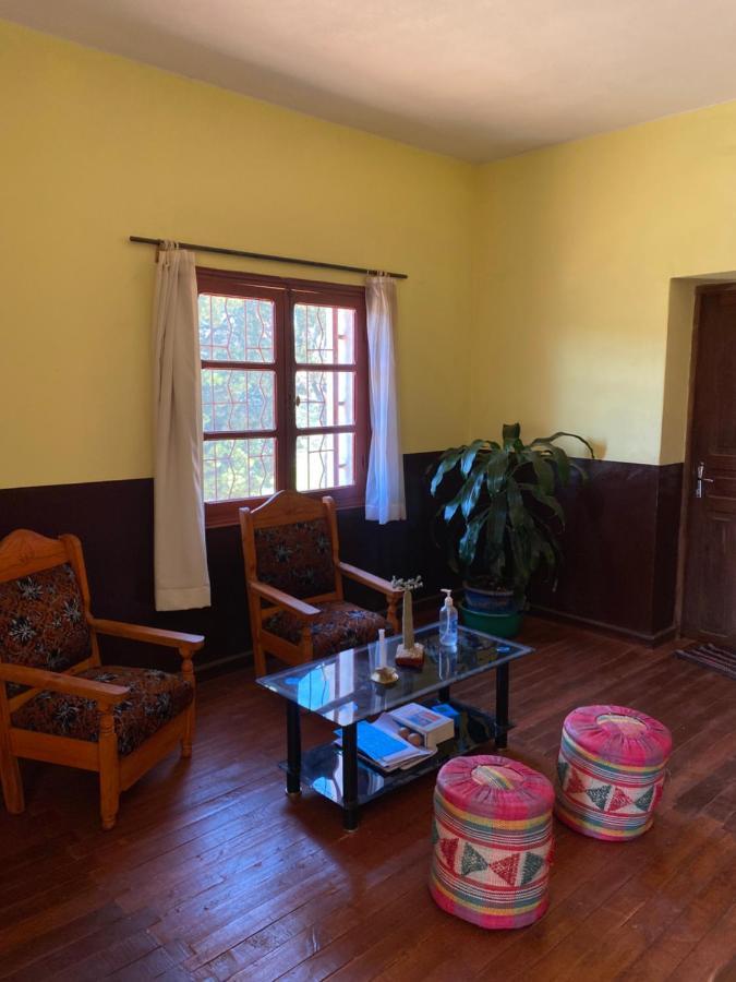 Lycee Picot De Cloriviere Dont Les Revenus Financent L'Education Des Eleves Apartment Antsirabe Exterior photo