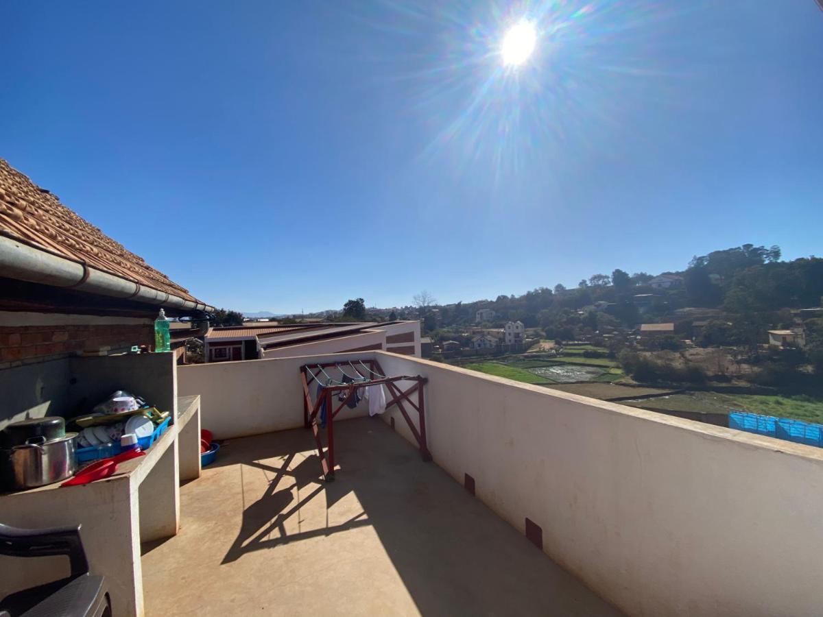 Lycee Picot De Cloriviere Dont Les Revenus Financent L'Education Des Eleves Apartment Antsirabe Exterior photo