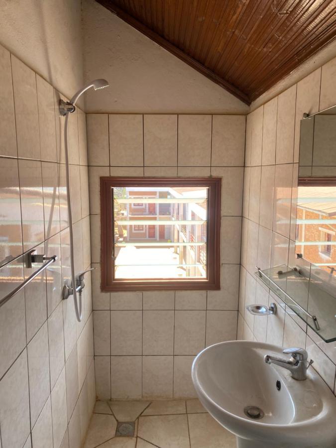 Lycee Picot De Cloriviere Dont Les Revenus Financent L'Education Des Eleves Apartment Antsirabe Exterior photo